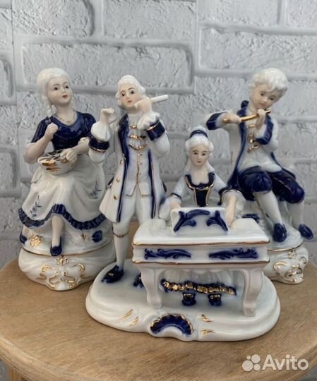 Фарфоровые статуэтки