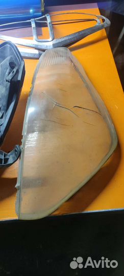 Стекла фар Hyundai Grand Starex