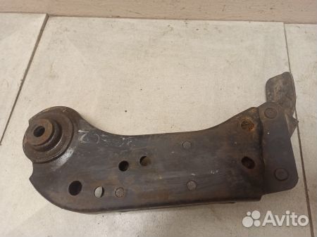 Кронштейн задней балки