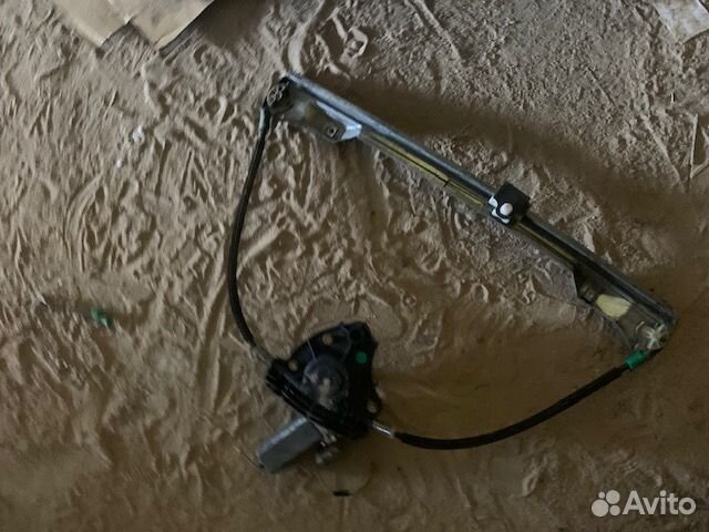Стеклоподъемник передний правый renault clio II/sy