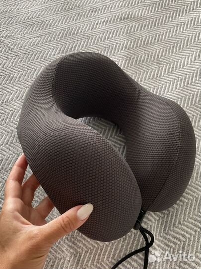 Подушка под шею дорожная