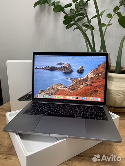 MacBook pro 13 2019 i5 8gb 256gb