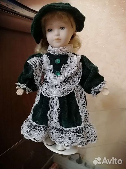 Кукла фарфоровая коллекционная