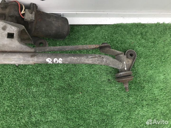 Трапеция стеклоочистителей с моторчиком