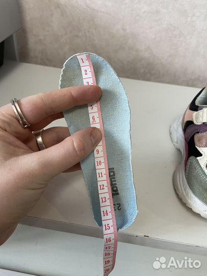 Кроссовки для девочки