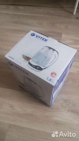 Чайник электрический новый(в упаковке)