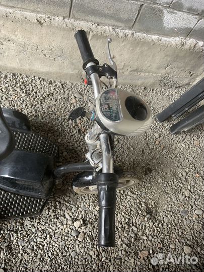 Трёх колёсный электрический самокат