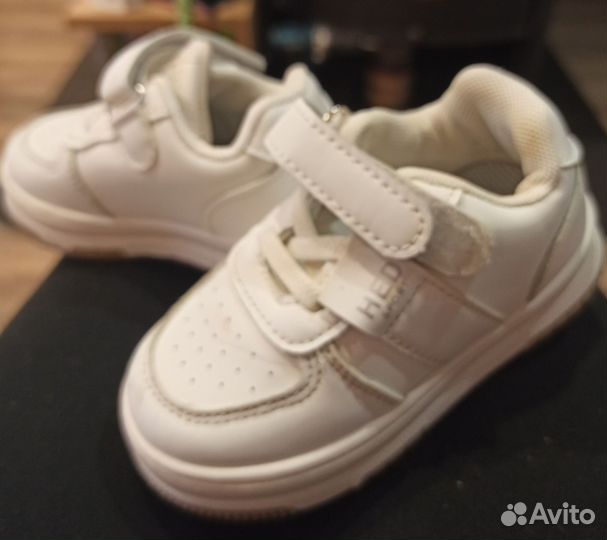 Кроссовки детские