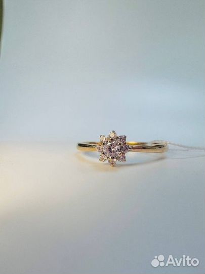 Золотое кольцо с фианитом 19р