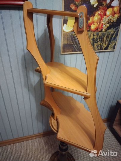 Полка навесная угловая