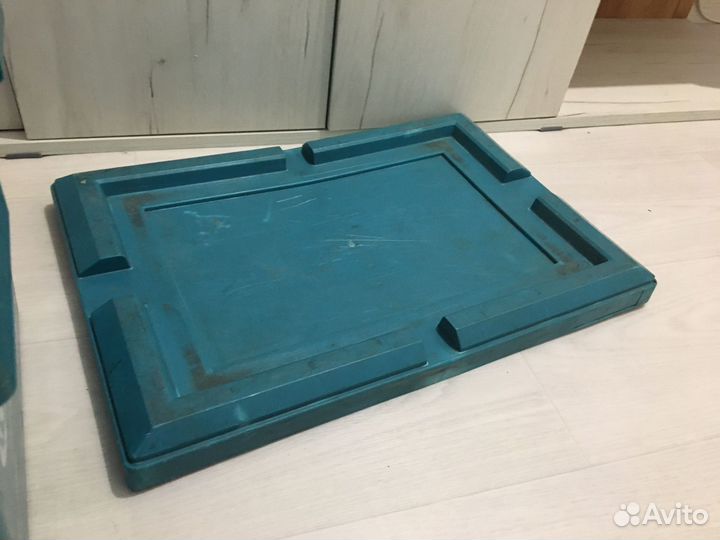 Ящик пластиковый с крышкой