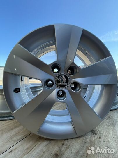 Литые диски Оригинал r15 skoda rapid