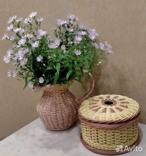 Корзина плетеная из бумажной лозы