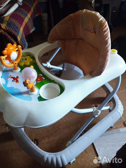 Детский стульчик для кормления