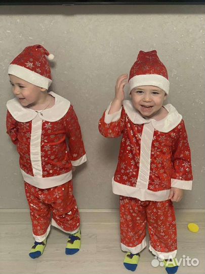 Новогодние костюмы для двойни Санта