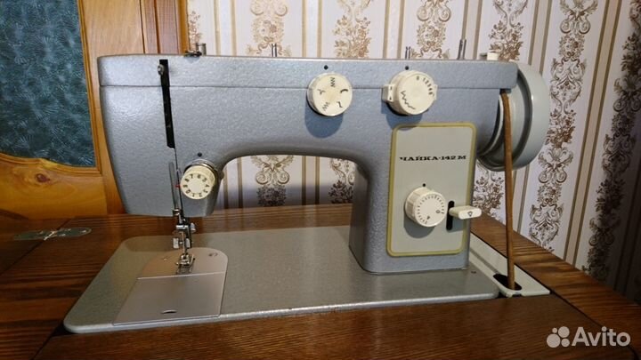 Швейная машинка Чайка 142М