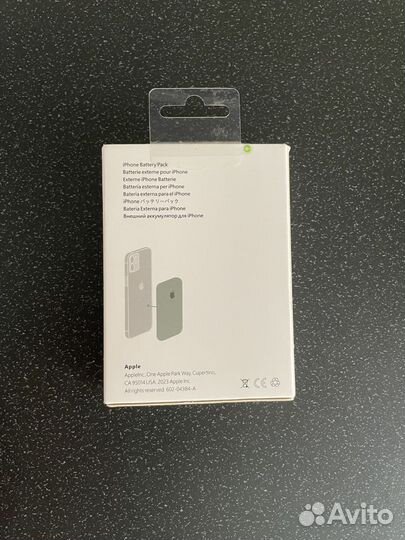 Повербанк Apple Battery Pack MagSafe