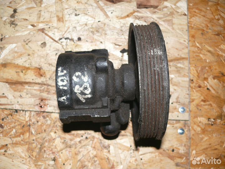 Насос гур Audi A-100 1992 2,0 л AAE