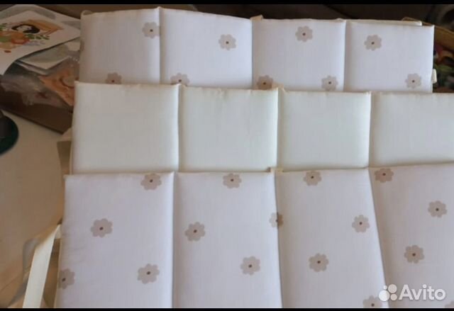 Бортики в кроватку, одеяло, простынь на резинке