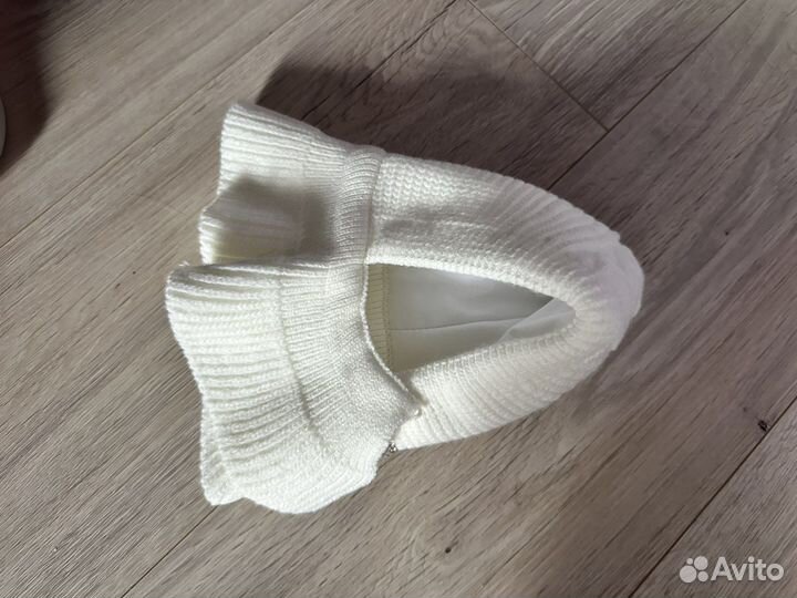 Шапка с манишкой на малыша