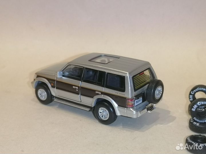 Модель автомобиля Mitsubishi Pajero 1/64