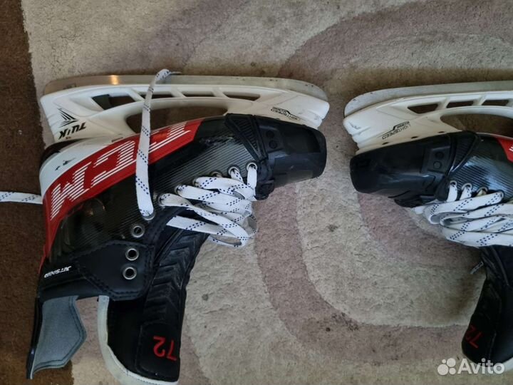 Коньки хоккейные профессиональные