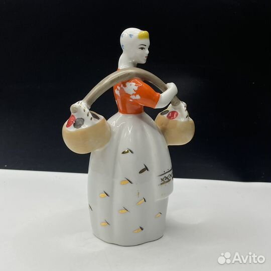 Статуэтка Девушка с грибами зкх СССР (сзр)