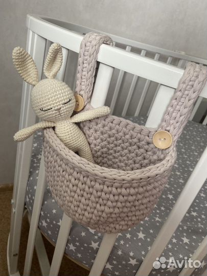 Подвесная корзина для кровати