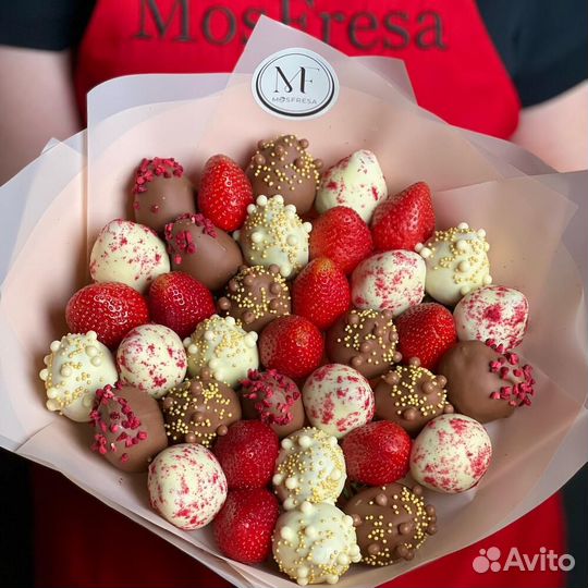 Сладкие букеты из клубники в шоколаде