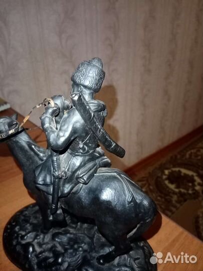 Статуэтка чугунная 