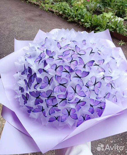 Светящийся букет из бабочек