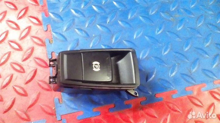 Кнопка стояночного тормоза BMW X5 E70