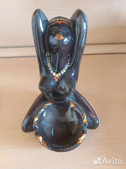 Негритянка пепельница