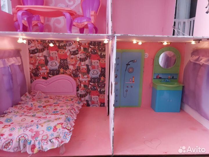 Кукольный домик с мебелью