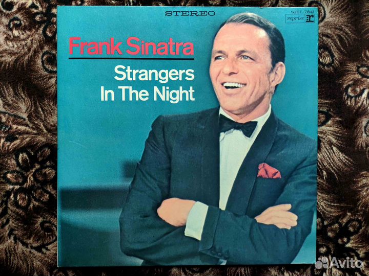 Frank Sinatra – Strangers In The Night – Japan 196