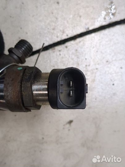 Форсунка топливная Renault Megane 3 2009, 2011