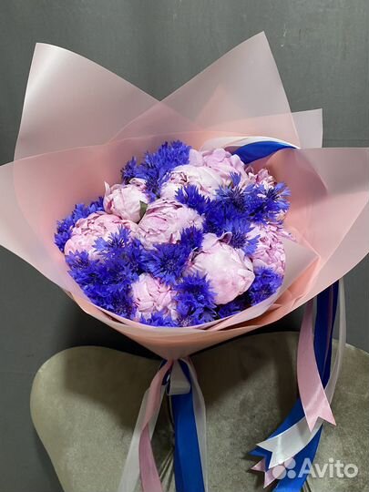 Васильки и пионы