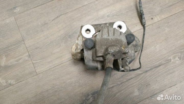 Суппорт тормозной задний правый Bmw 530 D E61 M57N