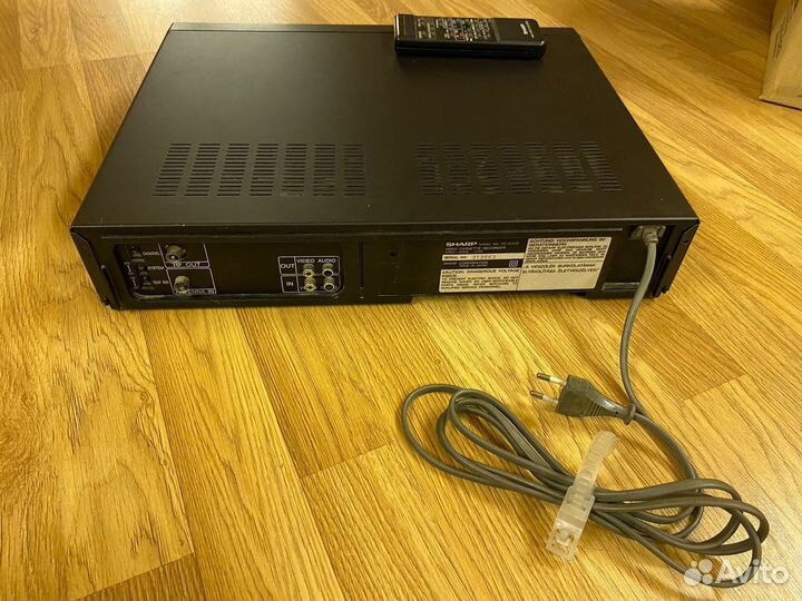 Видеомагнитофон Sharp VC-A30B