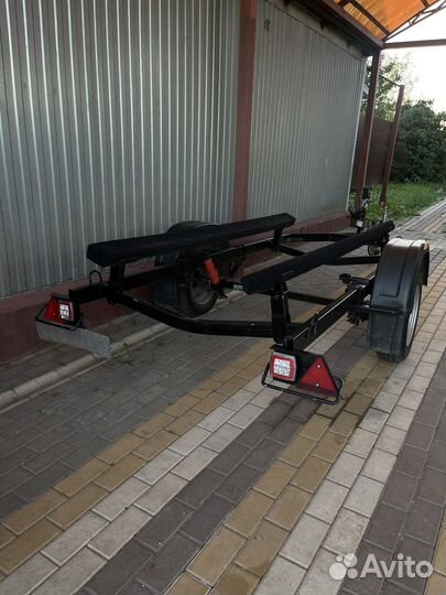 Лодочный прицеп