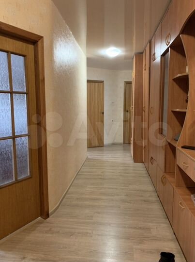 3-к. квартира, 90 м², 1/10 эт.