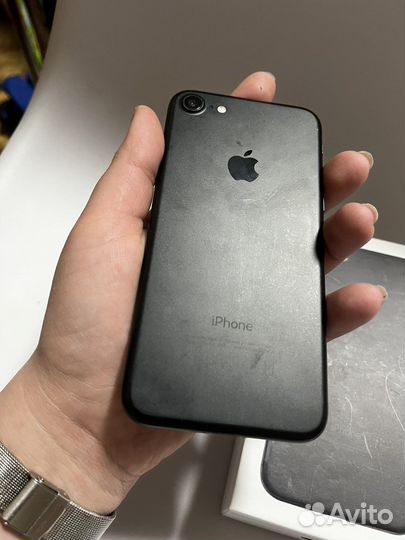 iPhone 7, 32 ГБ
