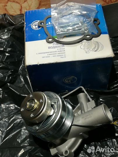 Насос водяной с электромагнитной муфтойй в сборе