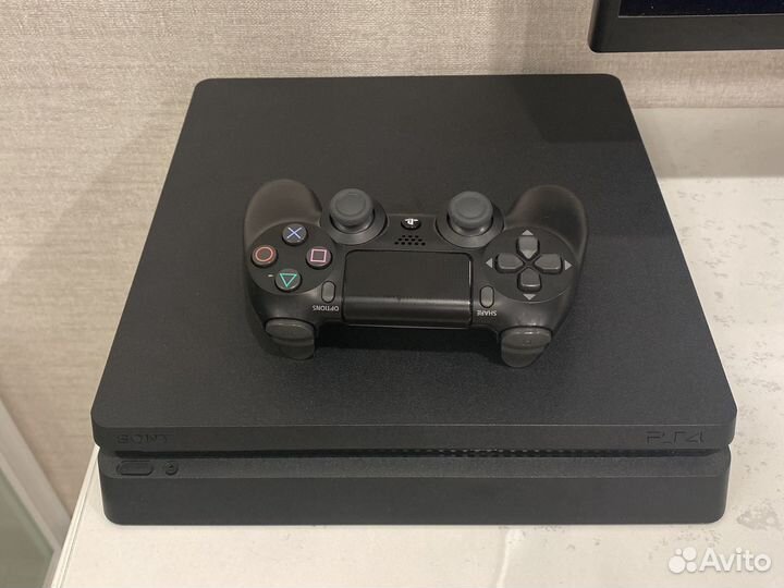 Sony playstation 4 slim