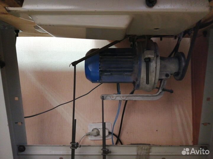 Продаётся промышленная швейная машинка 1022м кл