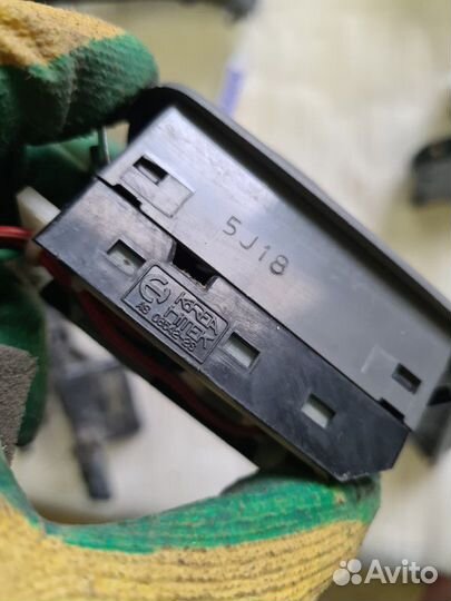 Кнопка стеклоподъемника Kia Sportage 2006