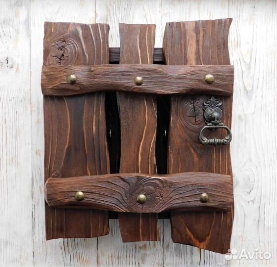 Ключница из дерева