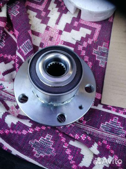 Продам передние ступицы Фольксваген polo