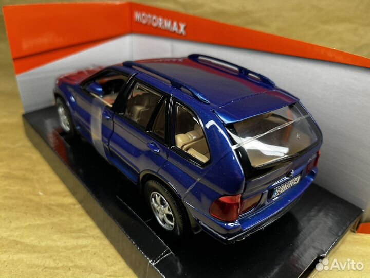 BMW X5 1/24 MotorMax