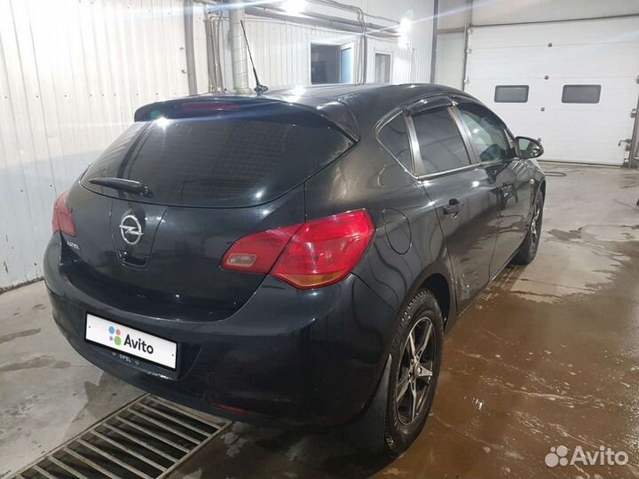 Opel Astra 1.6 AT, 2011, 190 000 км